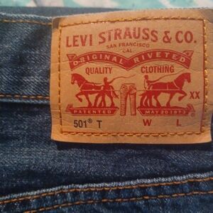 Levi's Classic Indigo Straight Jeans